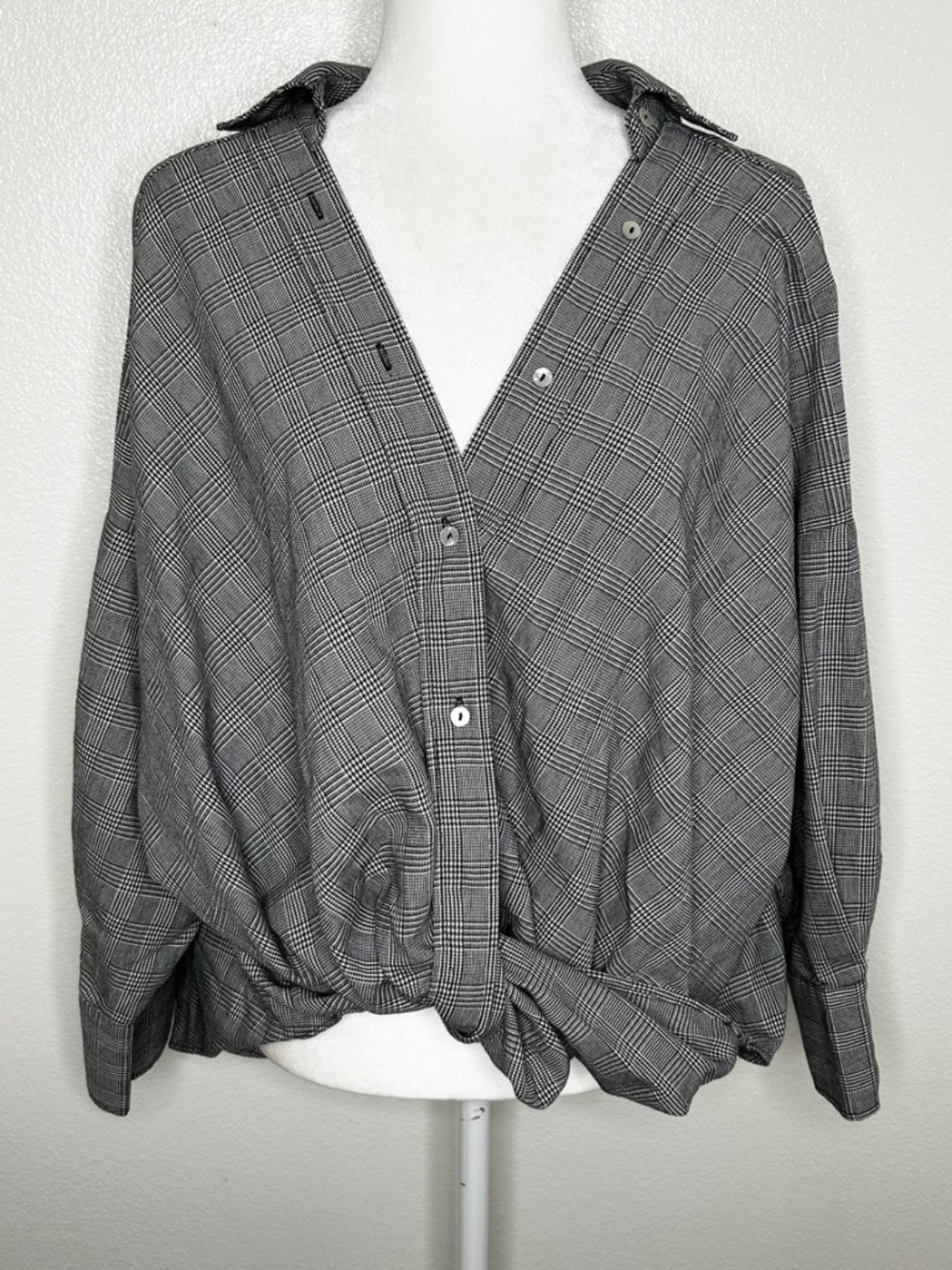 ZARA Womens Black & White Plaid Oversized Button-Up Top Twisted Hem Size S EUC